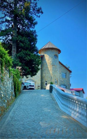 The Magnolia Lodge